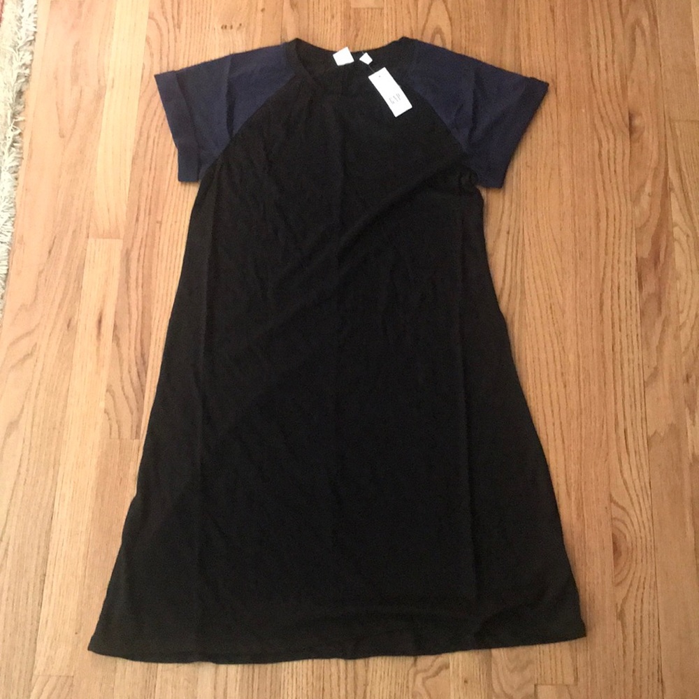 gap t shirt dress navy and black